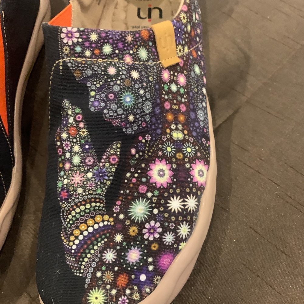 Uno Toledo l slip ons  “pray for goodness” - Picture 2 of 8